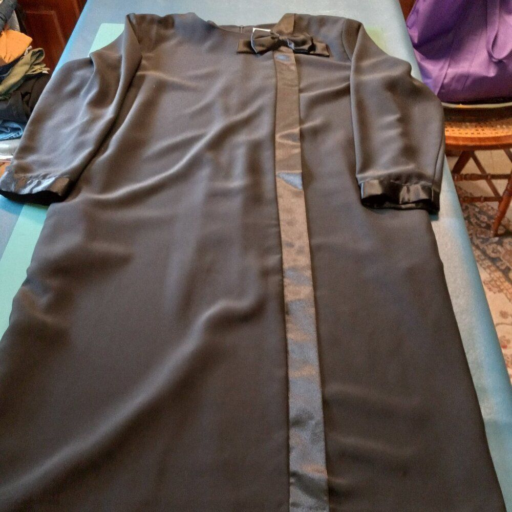Brownstone Women 18W Midi Black Dress Satin Bow Statin Ribbon Down Front Dress